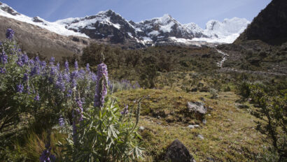 10 Must-Do Peru Adventures That Aren’t Machu Picchu | Trekking in the Cordillera Blanca | Photo: Bas Wallet / FlickrCommons