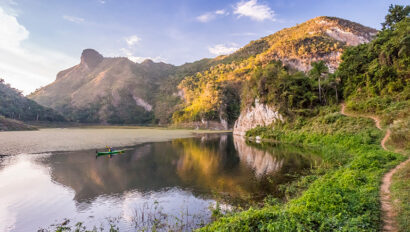 Cuba sea kayaking - Lago Hanabanilla | Photo: James Kaiser